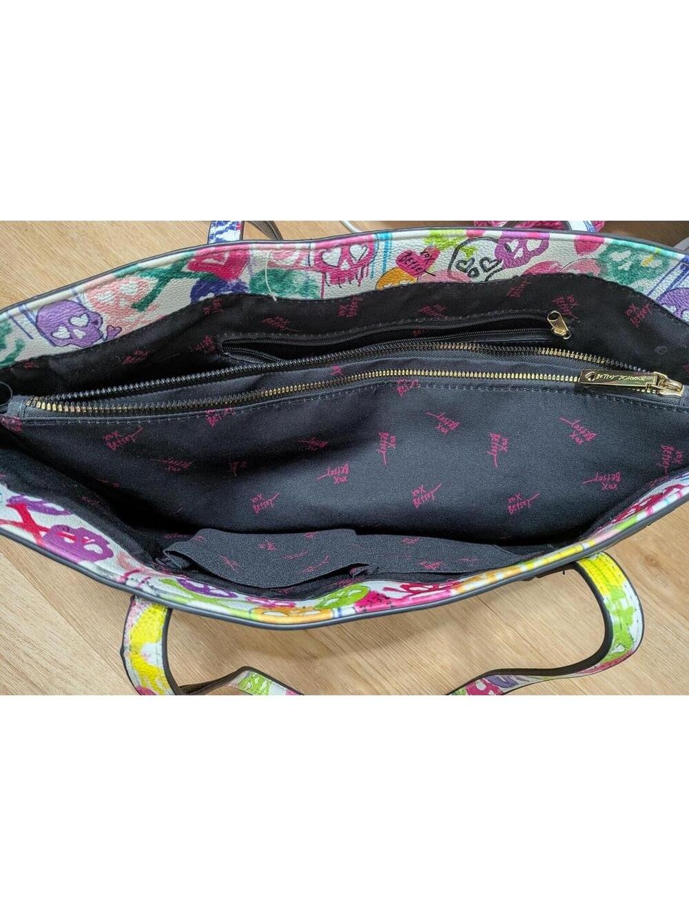 Betsey Johnson Skull Graffiti Tote Laptop School Bag Alt Goth Punk Minimalist - Picture 4 of 7